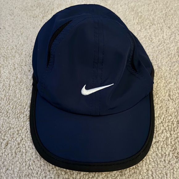Infant Nike navy blue cap - Picture 1 of 4